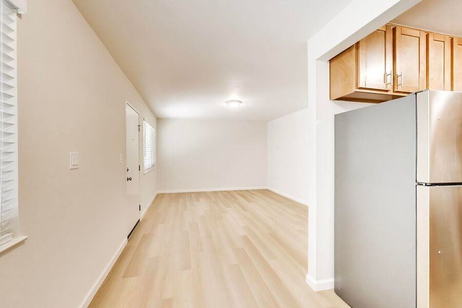 170 Stoakes Ave #01 - Photo 3 of 19