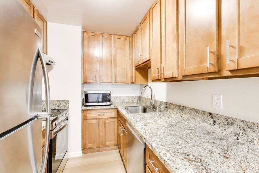 170 Stoakes Ave #01 - Photo 4 of 19