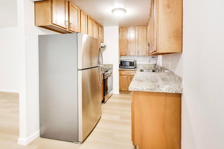 170 Stoakes Ave #01 - Photo 5 of 19