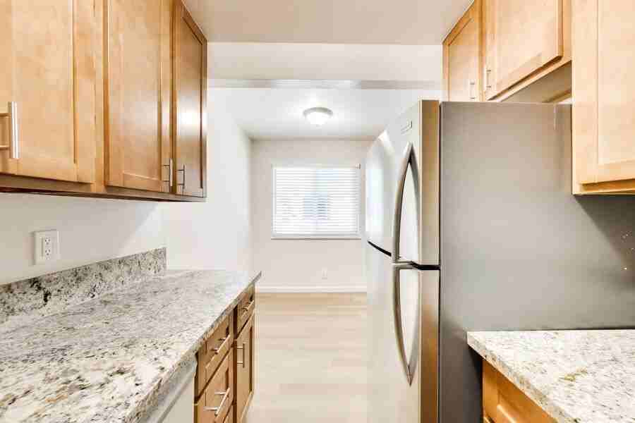 170 Stoakes Ave #01 - Photo 6 of 19