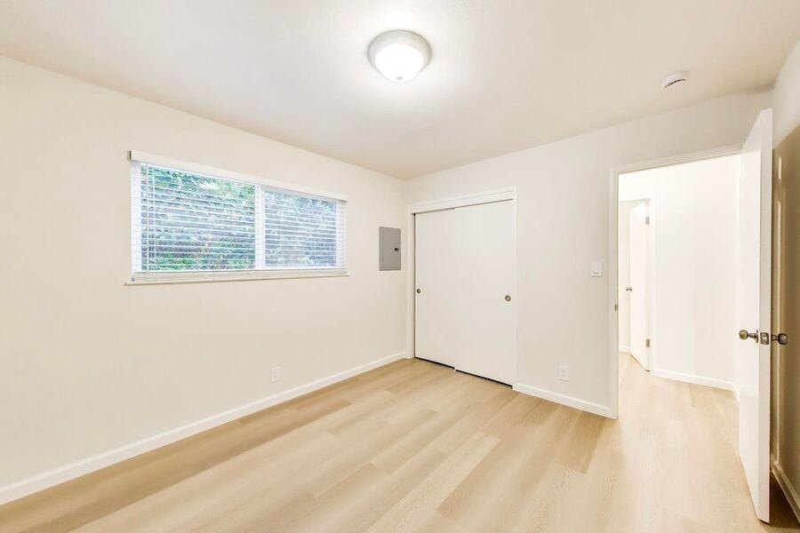 170 Stoakes Ave #01 - Photo 7 of 19