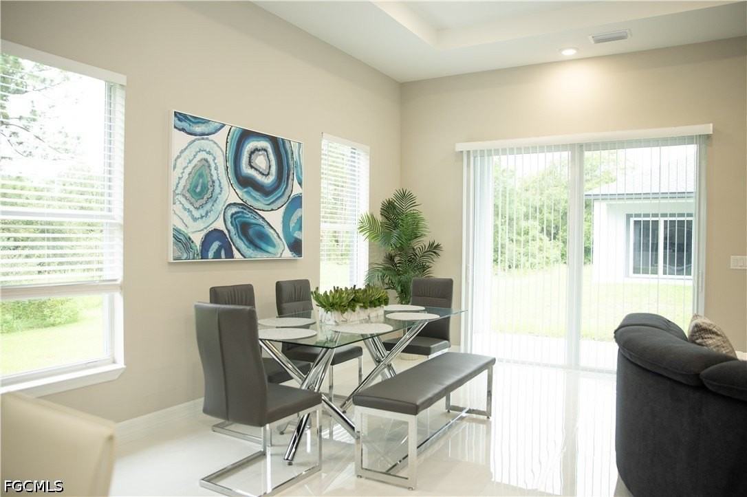 1226 Chrisholm St - Photo 2 of 17