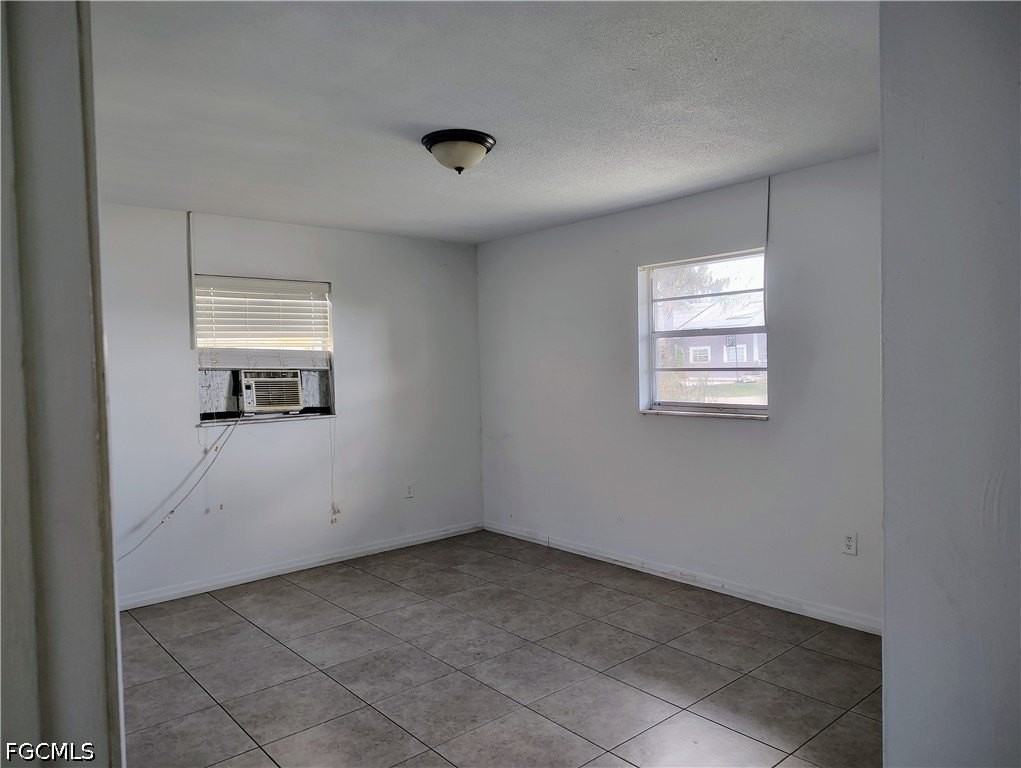 1722 Maple Dr - Photo 2 of 5