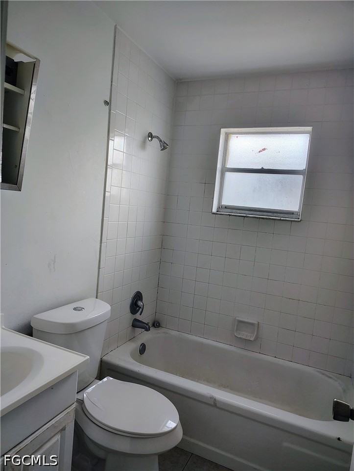 1722 Maple Dr - Photo 3 of 5