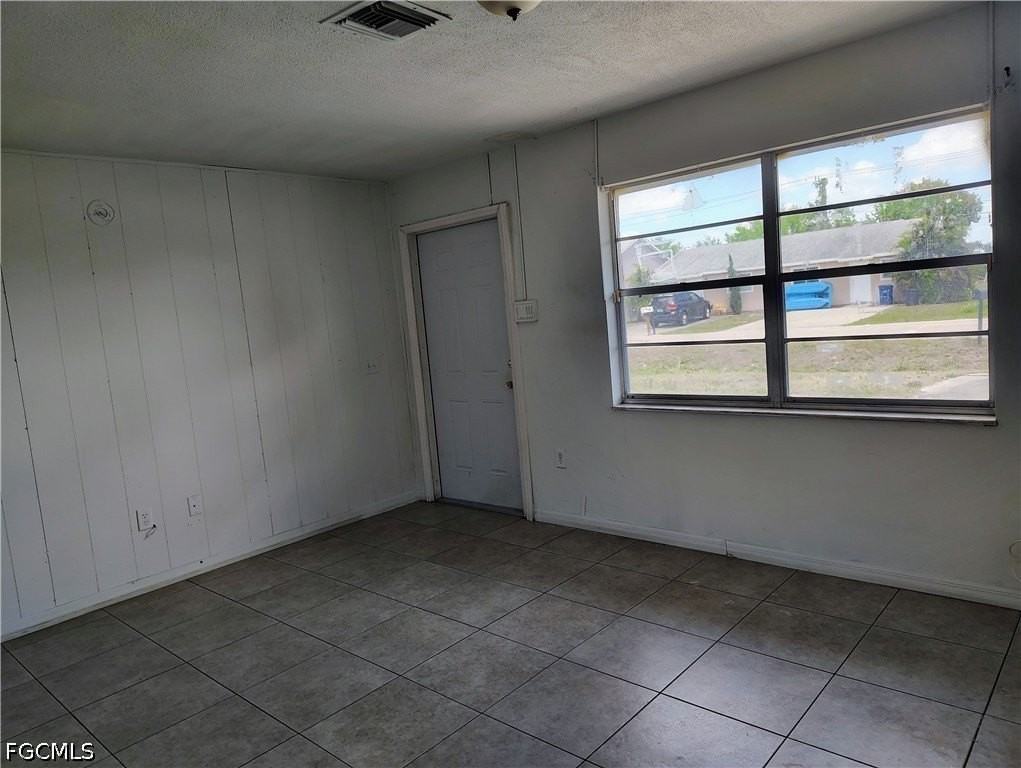 1722 Maple Dr - Photo 4 of 5