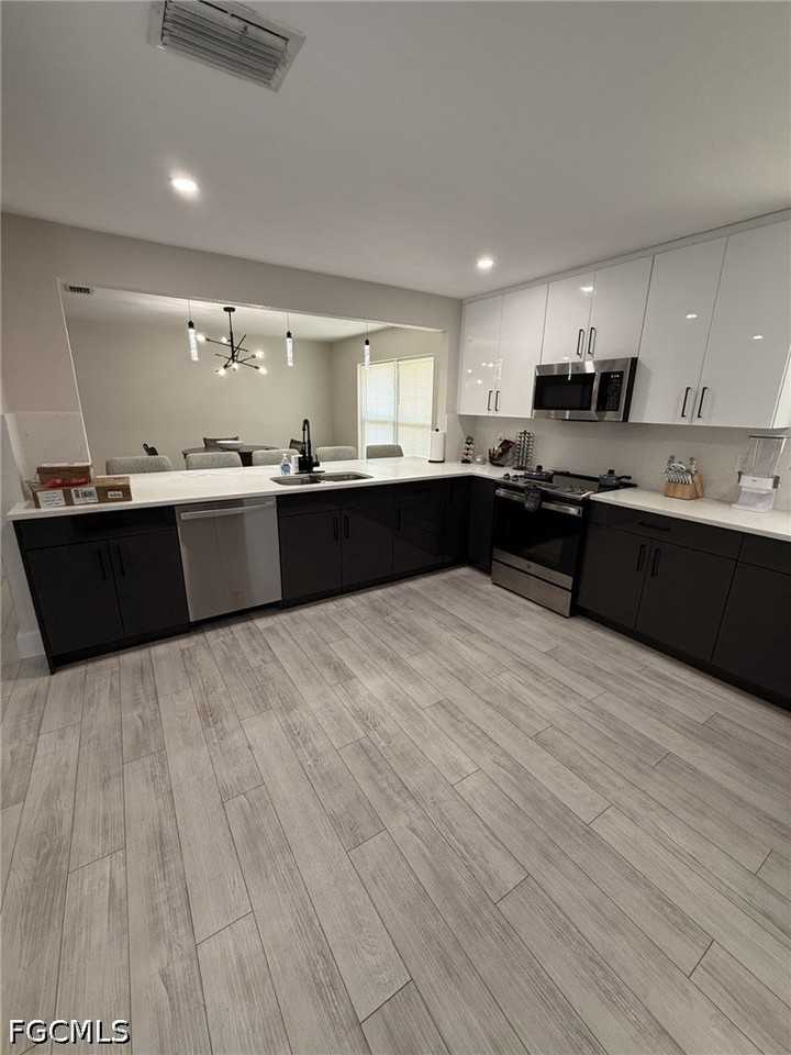 1414 Se 6th Ave - Photo 6 of 25