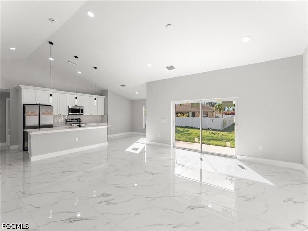 1242 Nw 22nd Ave - Photo 3 of 27