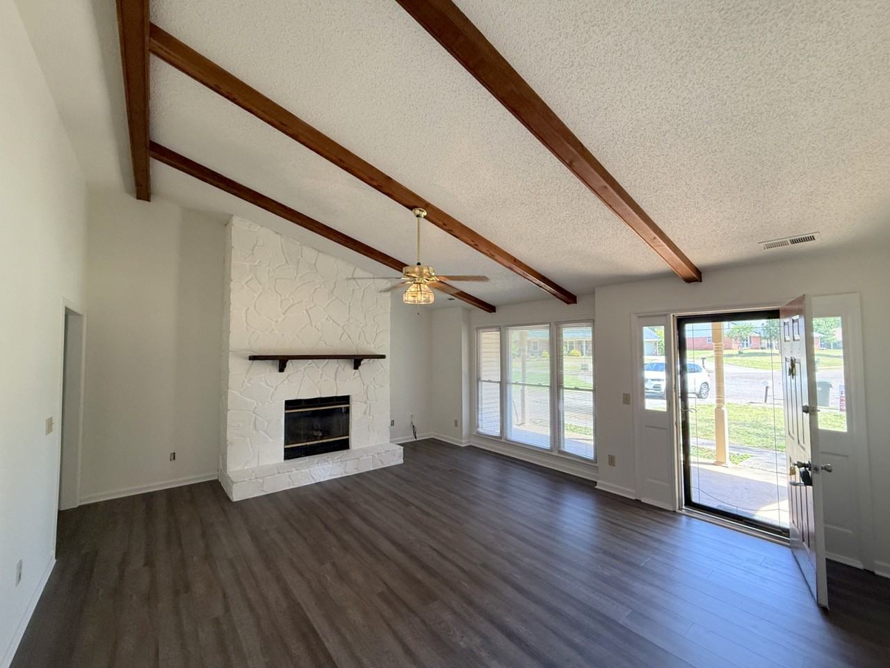 104 Shaverlee Ct #1 - Photo 3 of 25