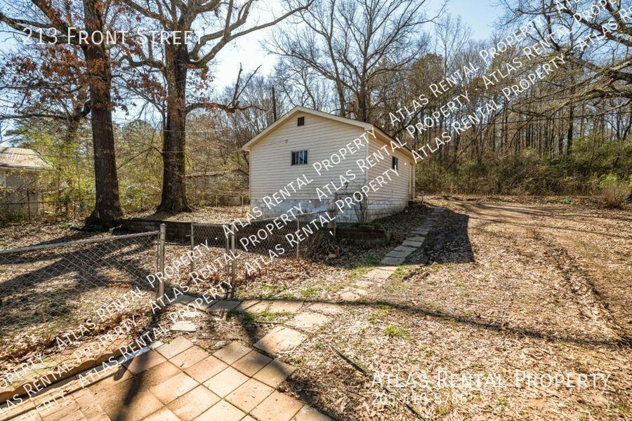 213 Front St - Photo 4 of 19