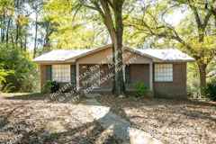 933 Crestview Ln - Photo 1 of 1