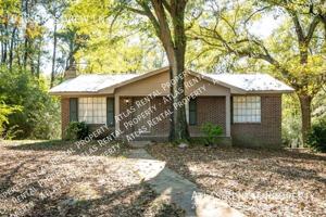 featured image of 933 Crestview Ln