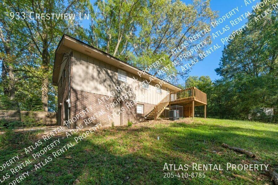 933 Crestview Ln - Photo 3 of 30