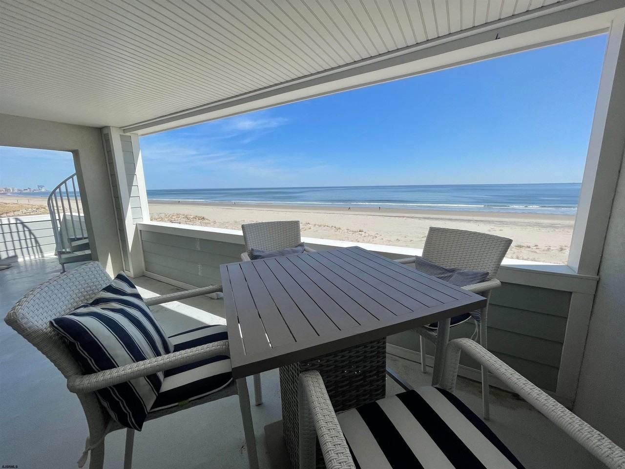 1703 Beach Ter #4N - Photo 3 of 32