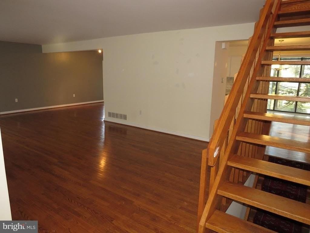 30 Kings Grant Rd - Photo 3 of 38