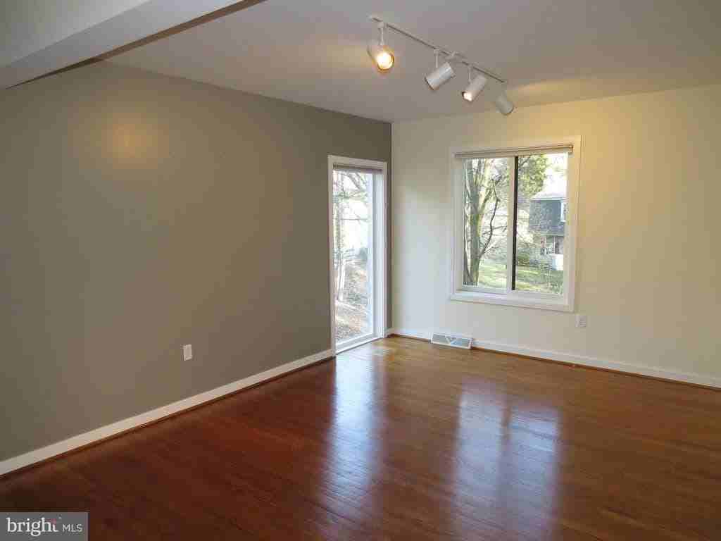 30 Kings Grant Rd - Photo 5 of 38