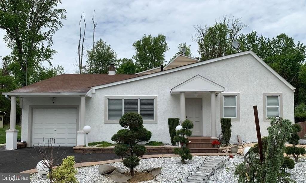 3332 Philmont Ave - Photo 2 of 28