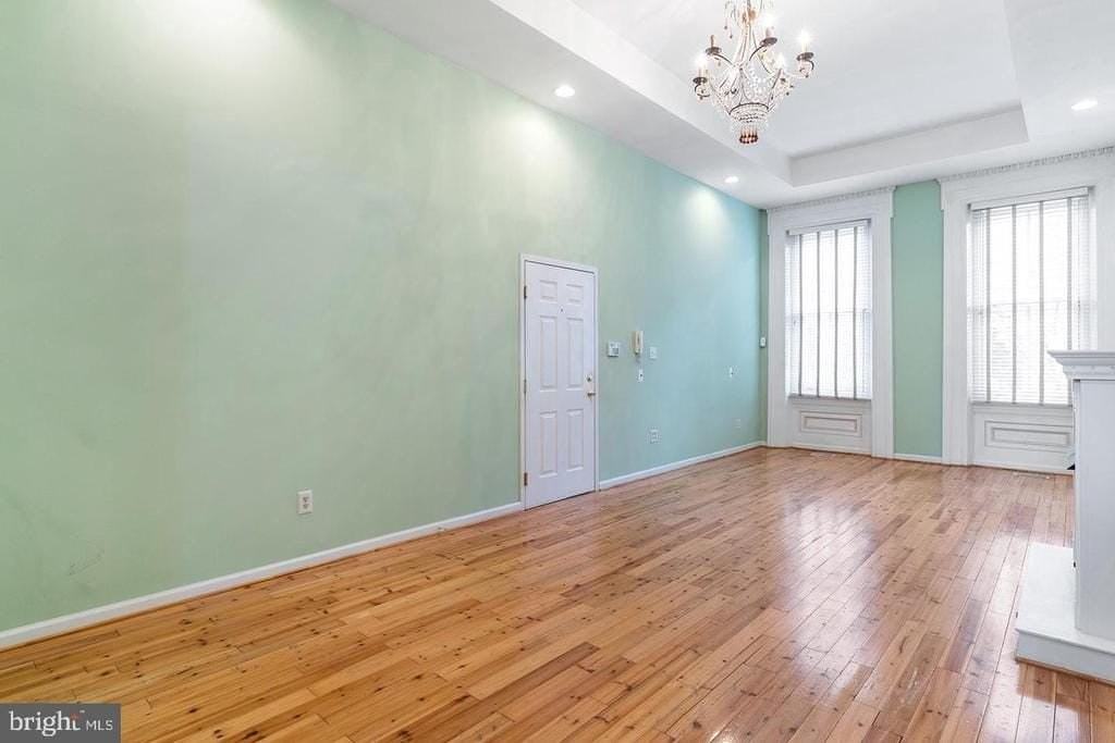 1523 Green St #1 - Photo 4 of 33