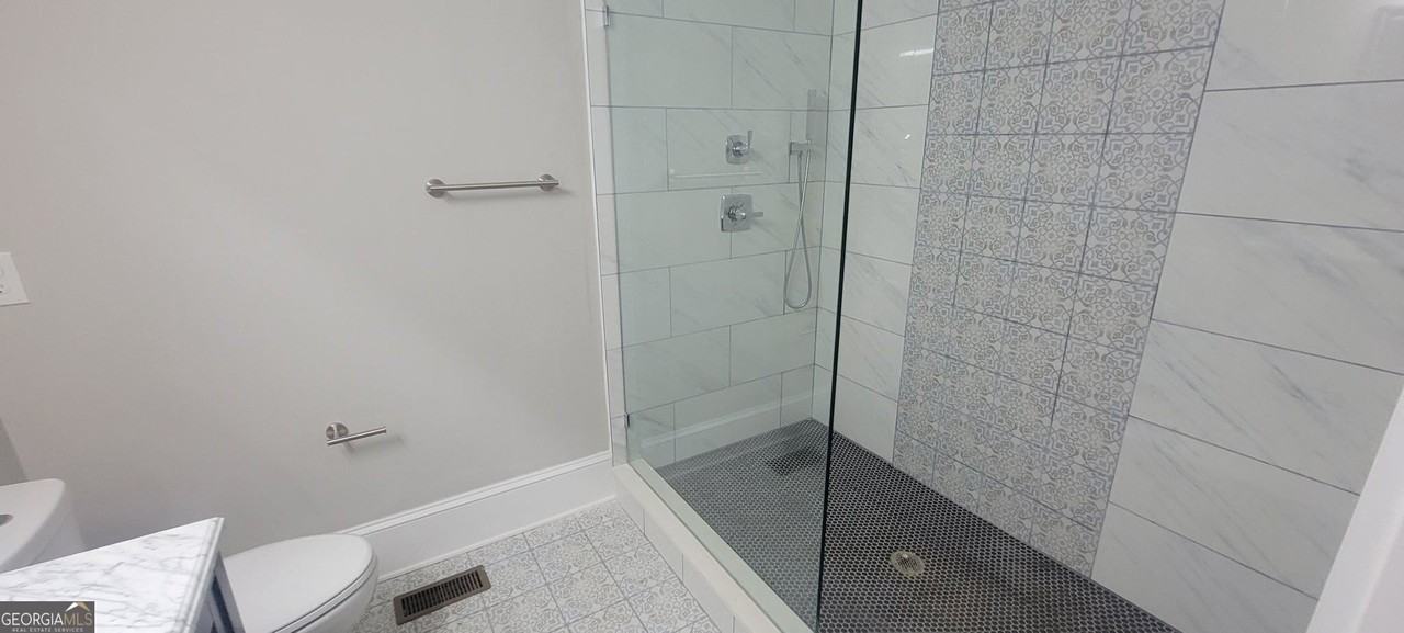 1352 Lucile Ave Sw - Photo 2 of 5