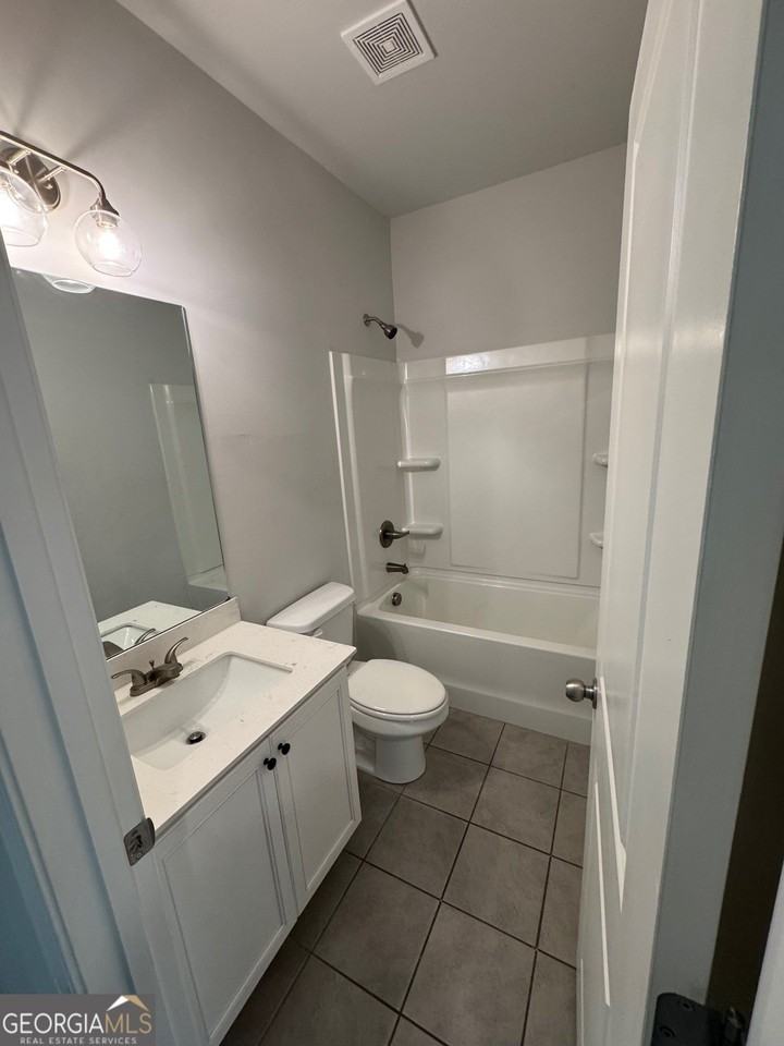 1202 Ainsworth Aly - Photo 6 of 27