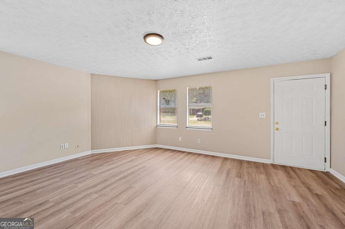 217 Tanglewood Dr #B - Photo 4 of 16