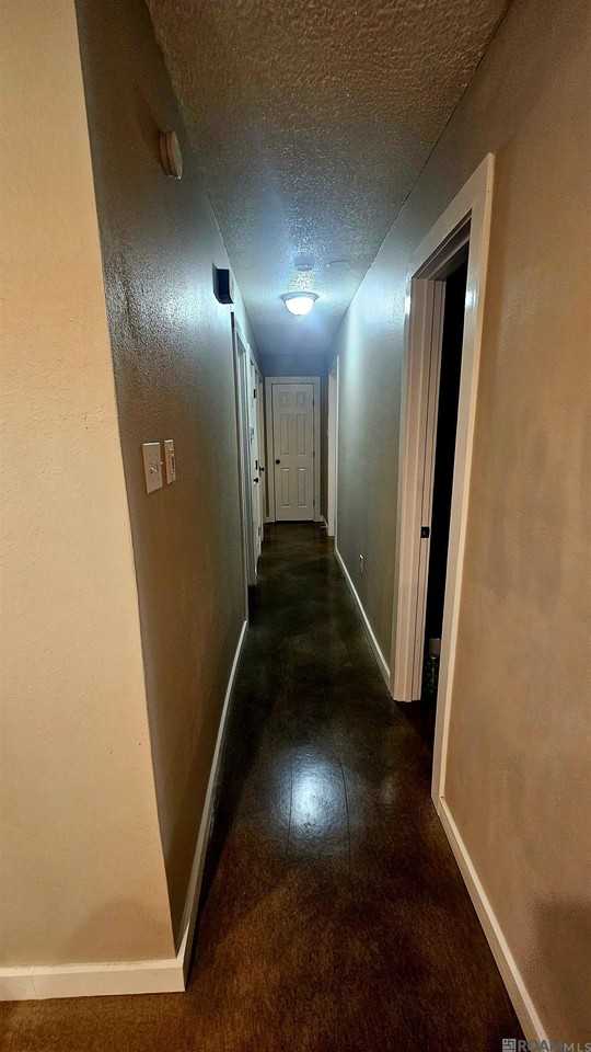 8708 Montclair St - Photo 6 of 11