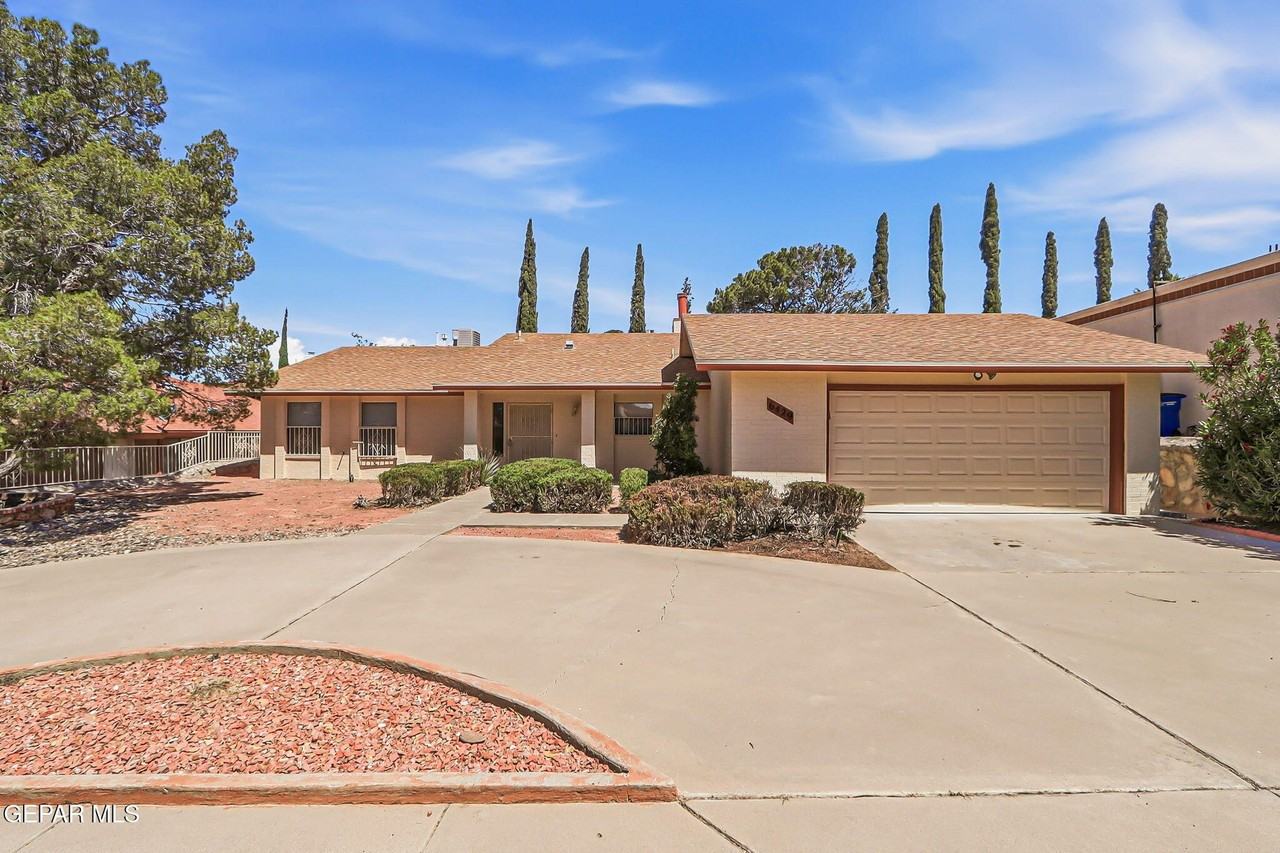 6429 Amposta Dr - Photo 2 of 22