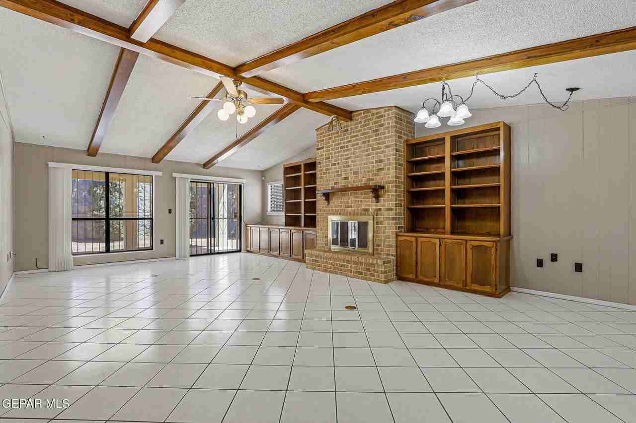 6429 Amposta Dr - Photo 4 of 22