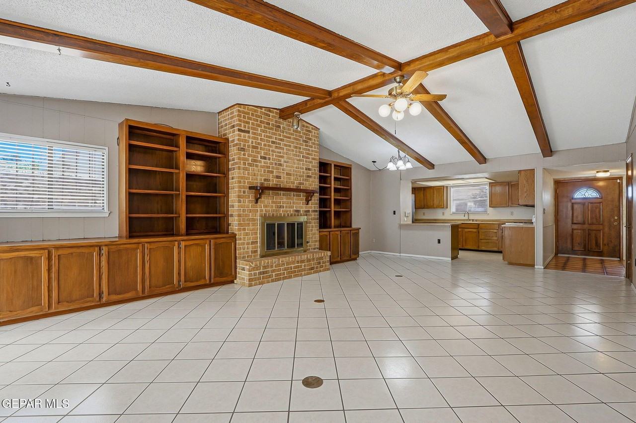 6429 Amposta Dr - Photo 5 of 22
