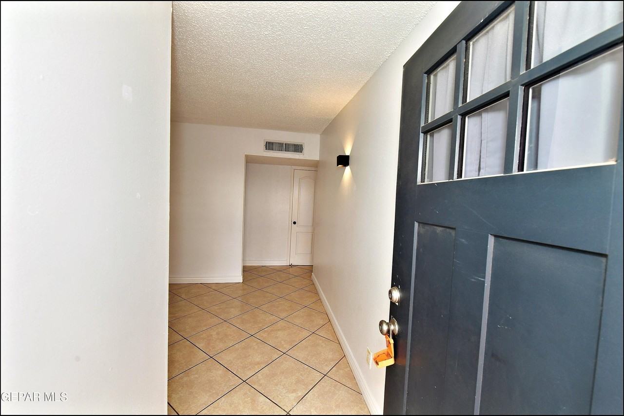 10565 Murphy St - Photo 6 of 49