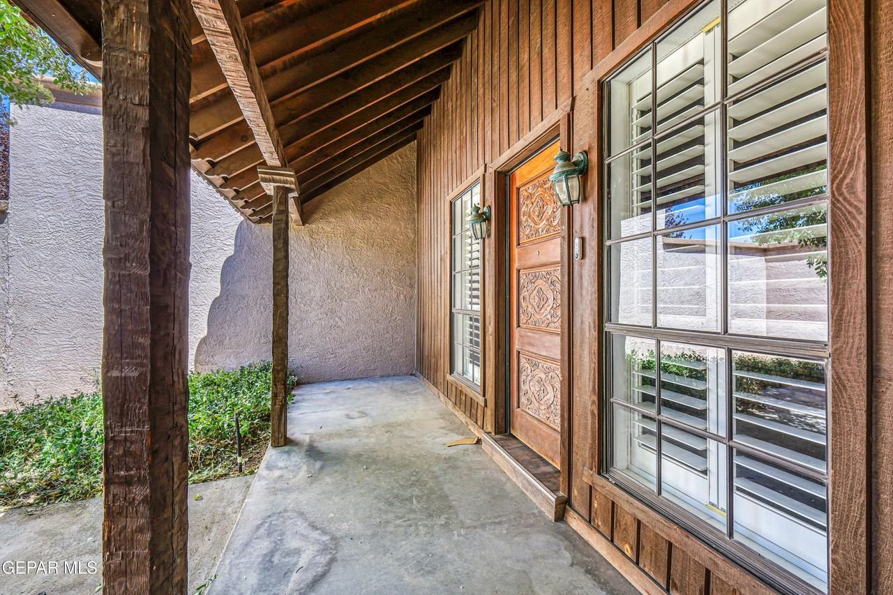 4945 Vista Grande Cir - Photo 4 of 50