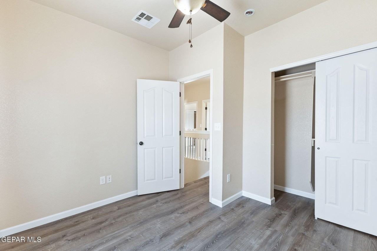 11107 Redstone Cove Dr - Photo 7 of 19