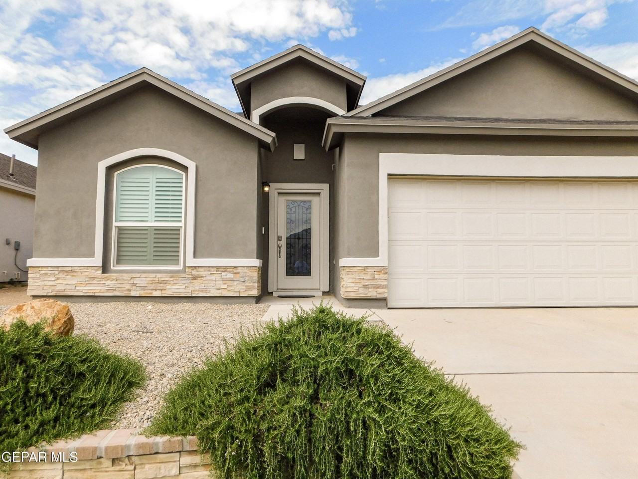 13849 Sky Harbor Ave - Photo 4 of 43