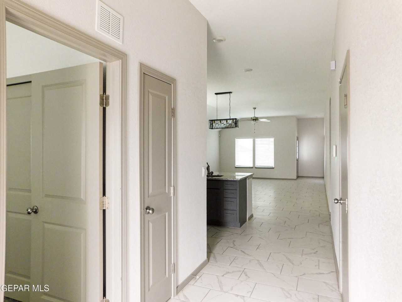 13849 Sky Harbor Ave - Photo 7 of 43