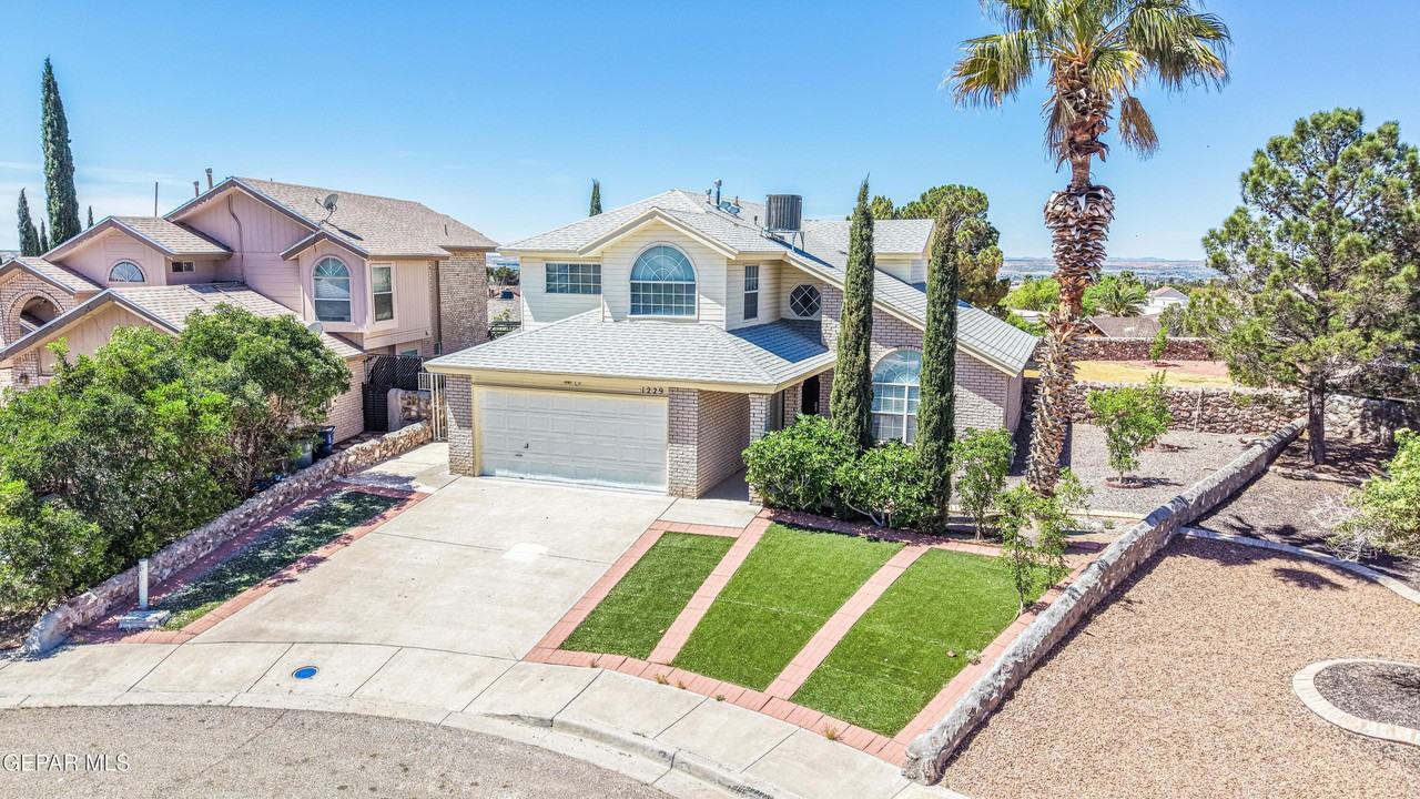 1229 Diamond Cove Pl - Photo 5 of 50