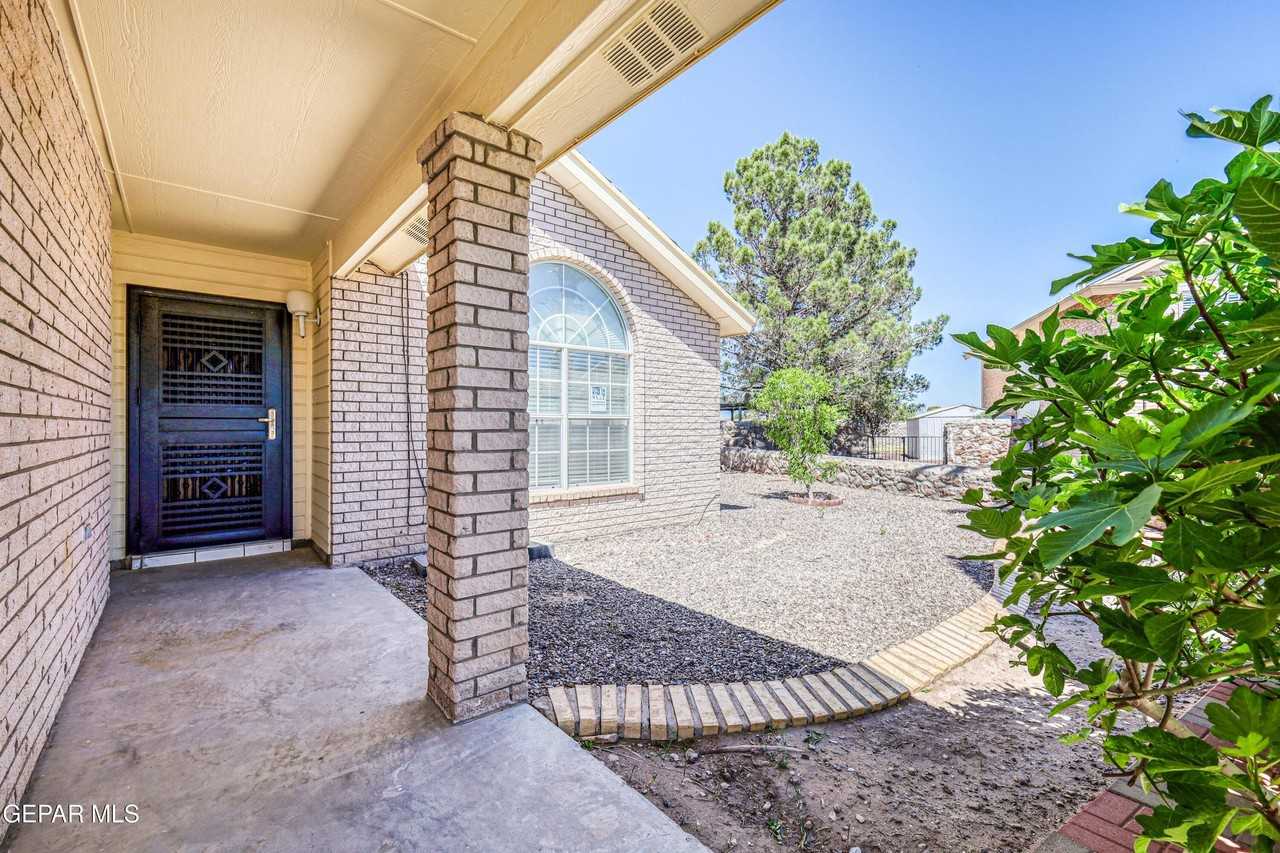 1229 Diamond Cove Pl - Photo 6 of 50