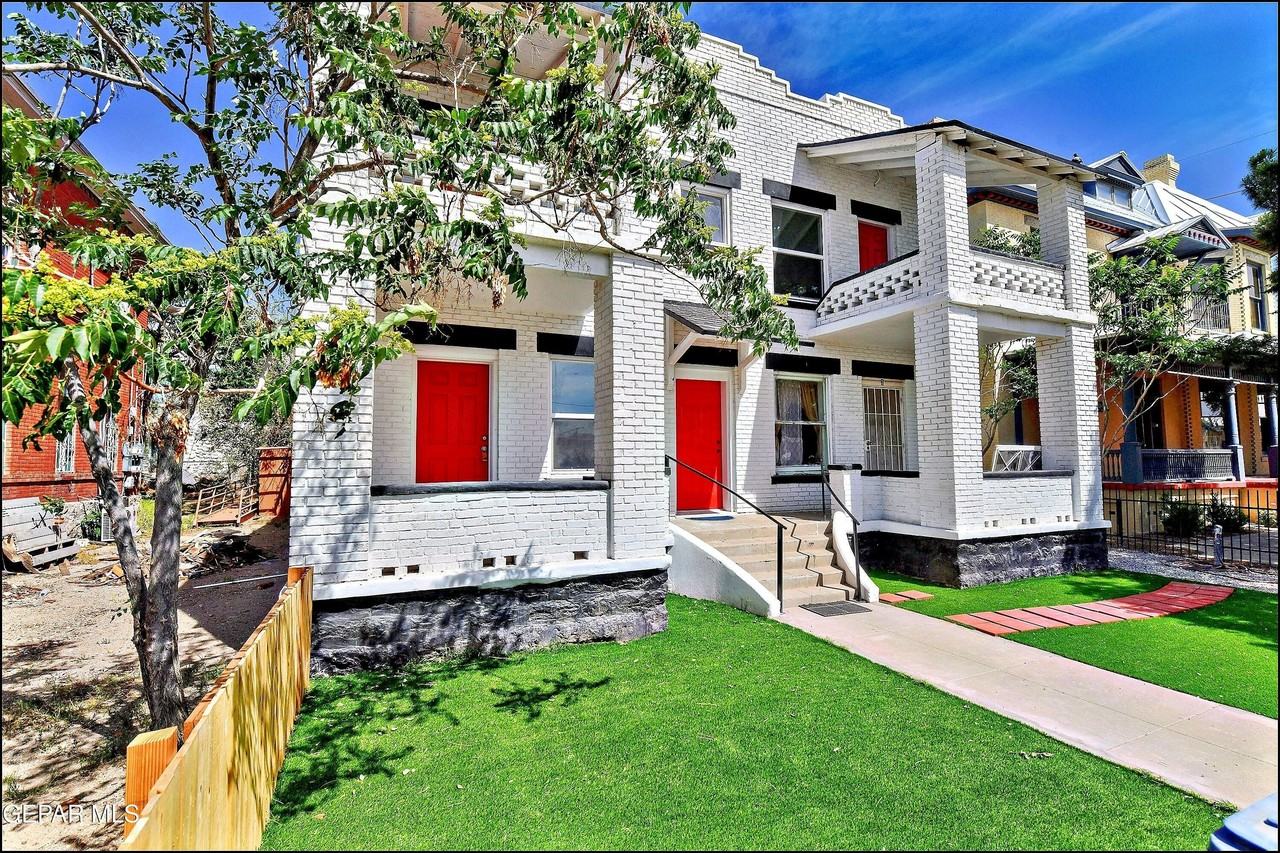 615 Arizona Ave #2 - Photo 3 of 26