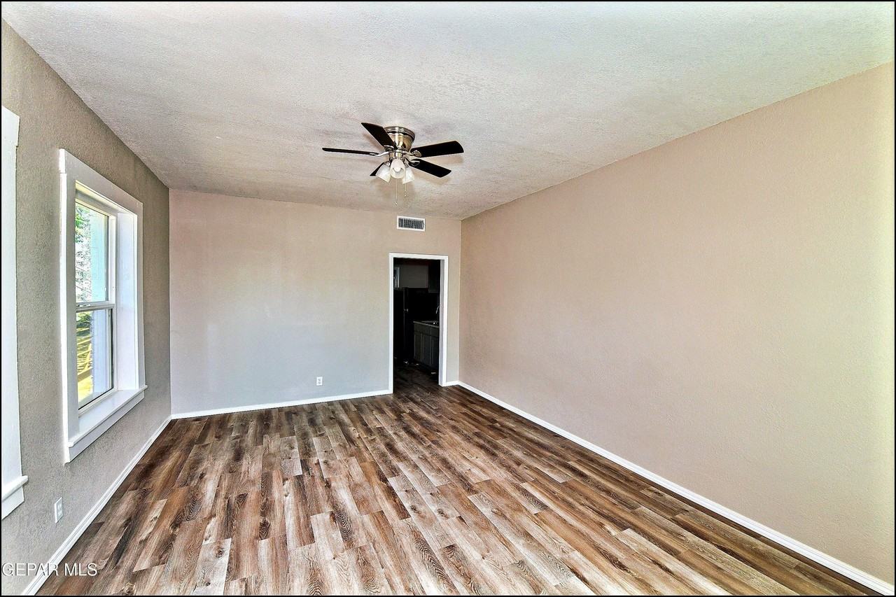 615 Arizona Ave #2 - Photo 7 of 26