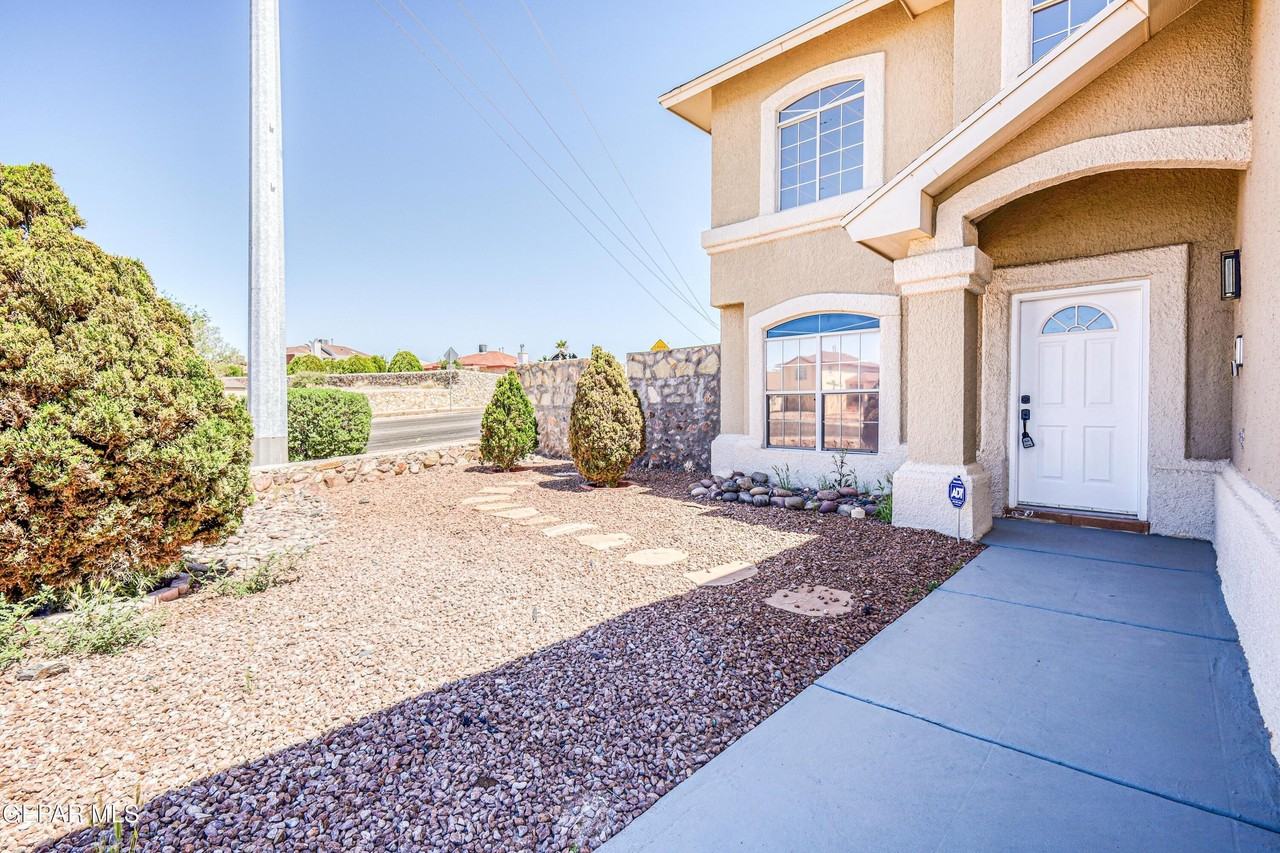 7600 Plaza Redonda Dr - Photo 4 of 50