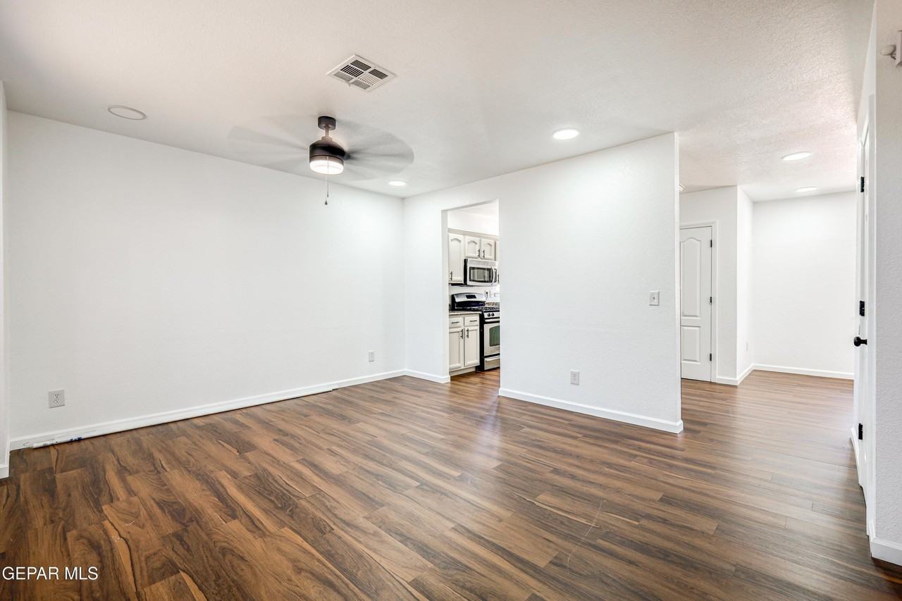 7600 Plaza Redonda Dr - Photo 6 of 50