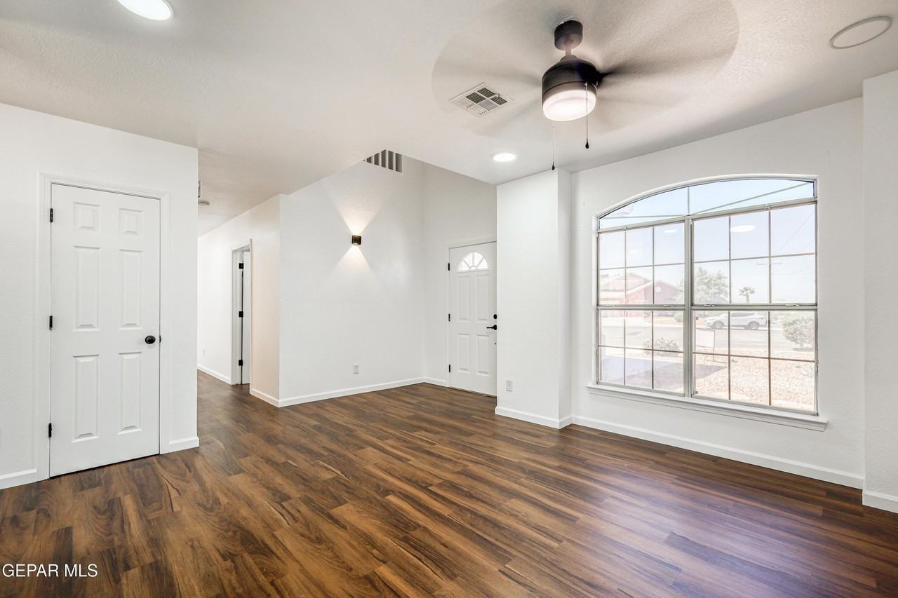 7600 Plaza Redonda Dr - Photo 7 of 50