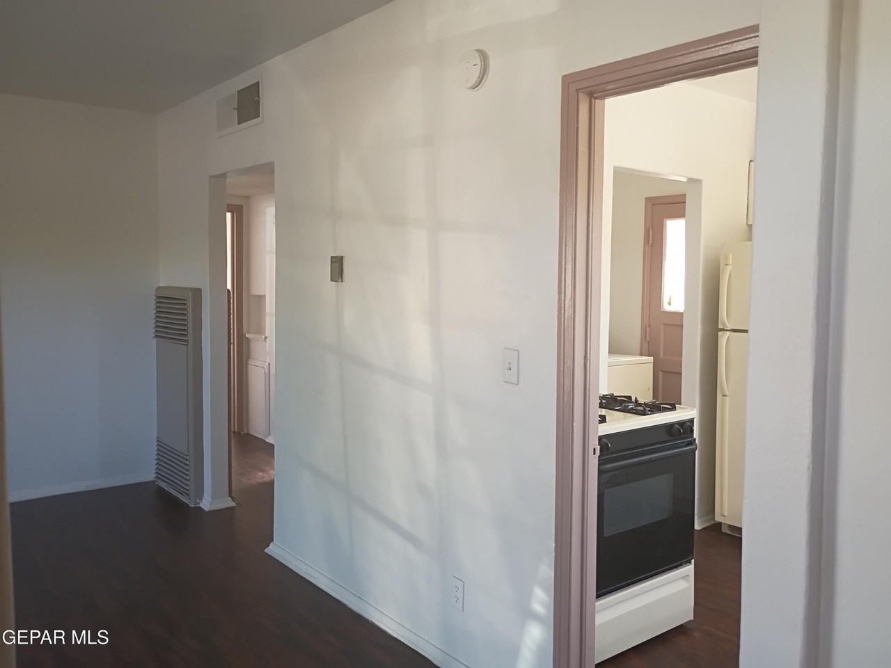 4704 Clifton Ave - Photo 4 of 31