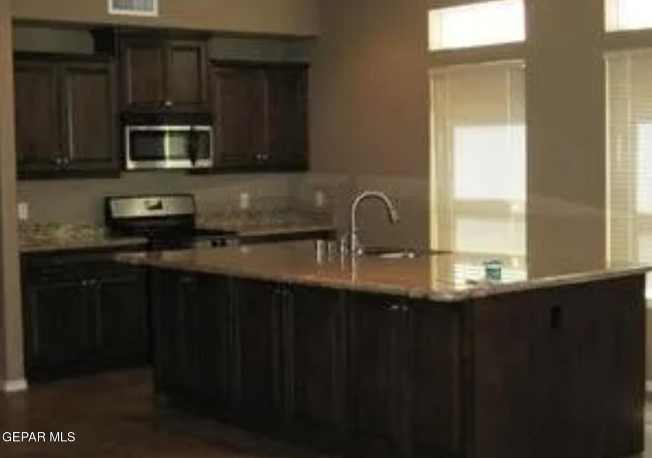 537 Green Village Ct - Photo 5 of 6