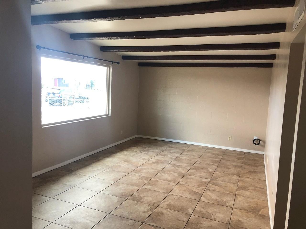 9542 Lindsey Dr - Photo 2 of 16