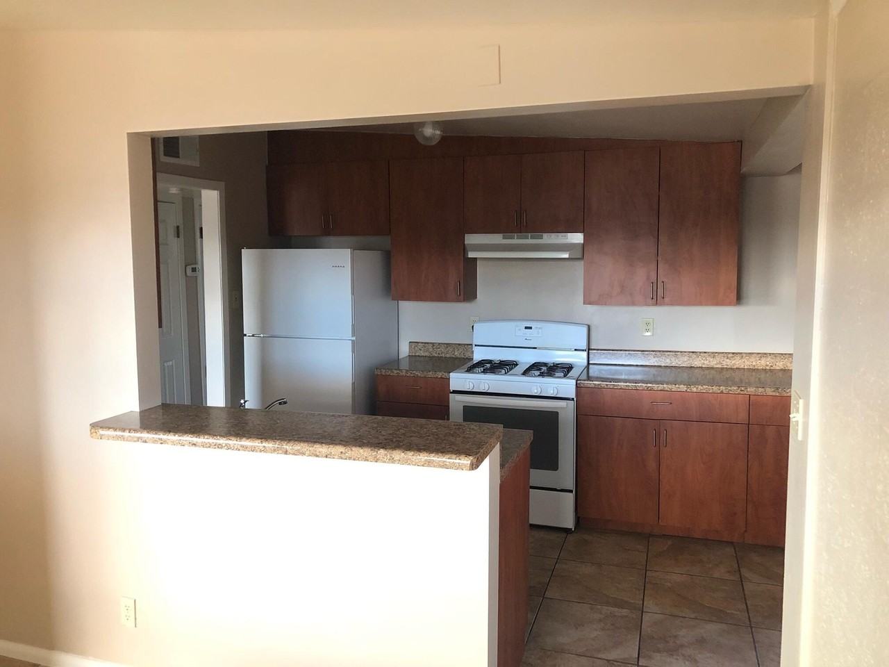 9542 Lindsey Dr - Photo 6 of 16