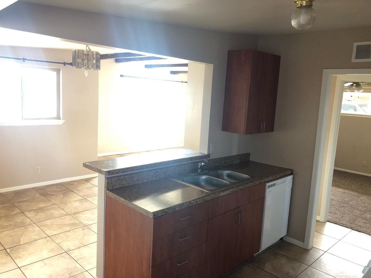 9542 Lindsey Dr - Photo 7 of 16