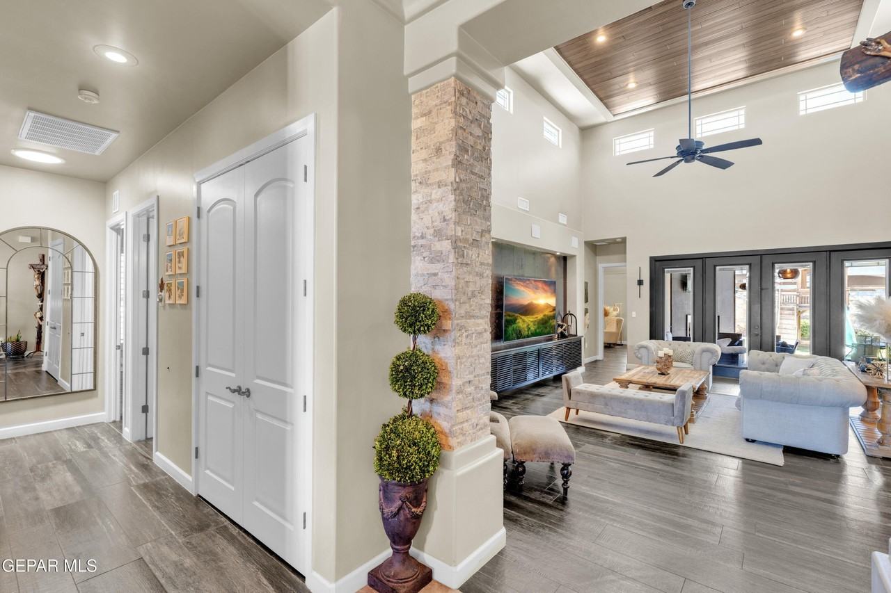 14812 Long Shadow Ave - Photo 5 of 50