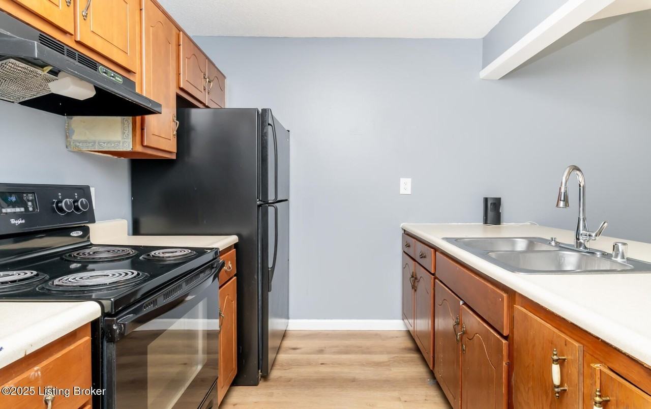 530 Independence Ct - Photo 4 of 20