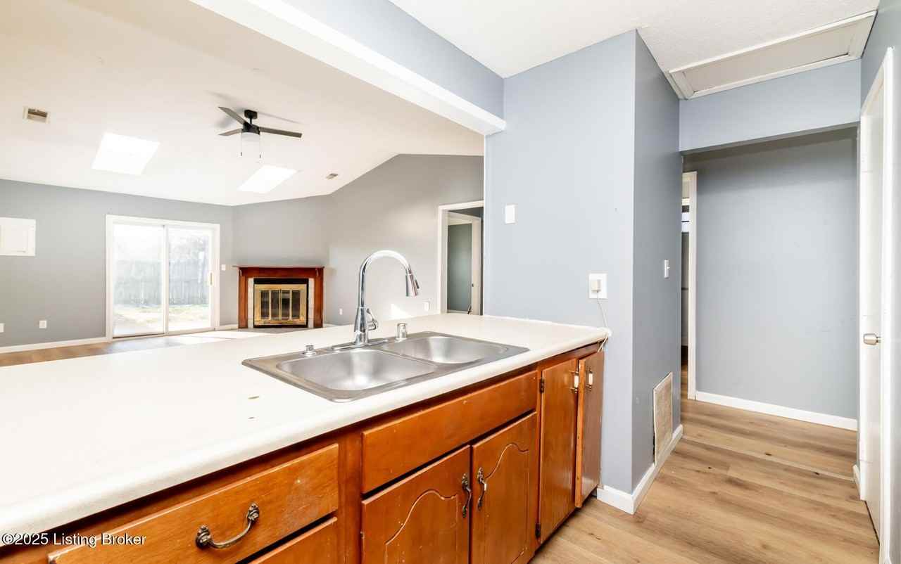 530 Independence Ct - Photo 6 of 20