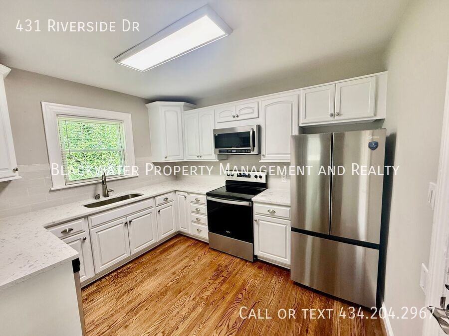 431 Riverside Dr - Photo 4 of 10