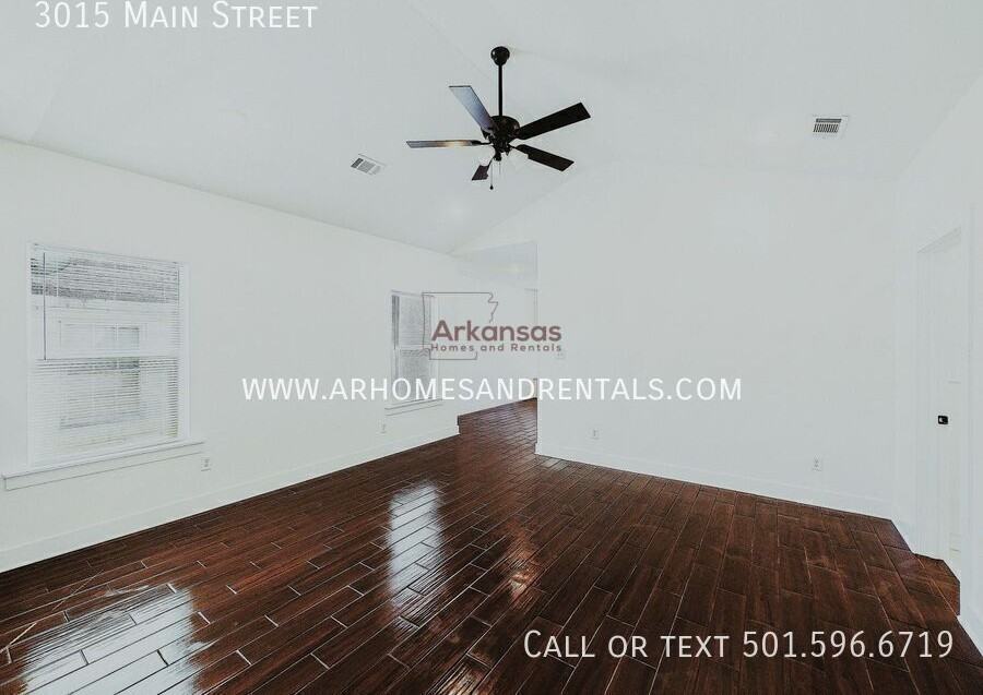 3015 Main St - Photo 2 of 21